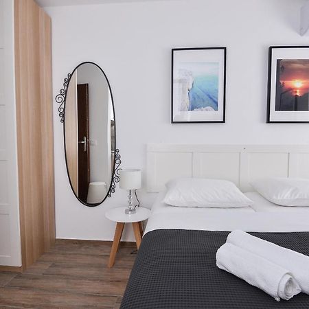 Old Town Inn بولا المظهر الخارجي الصورة