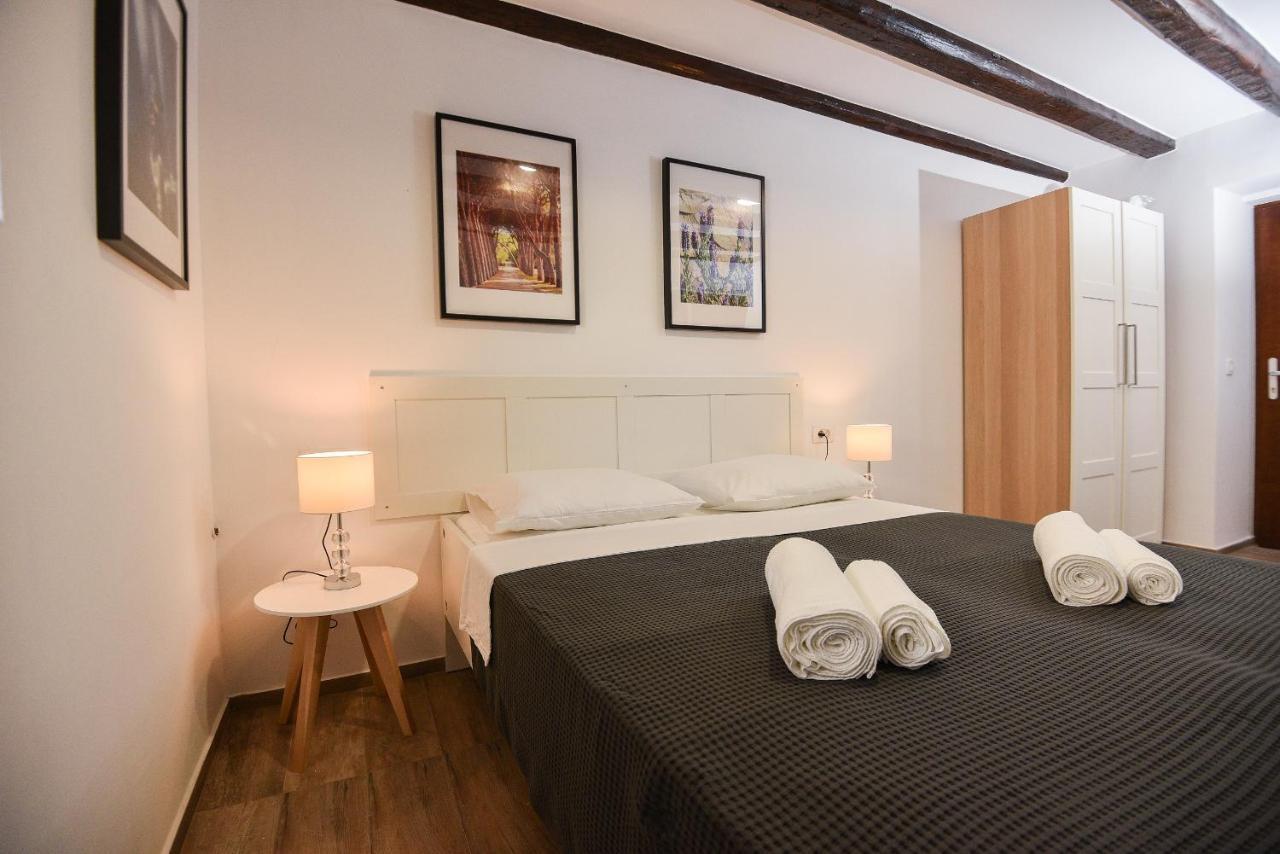 Old Town Inn بولا المظهر الخارجي الصورة