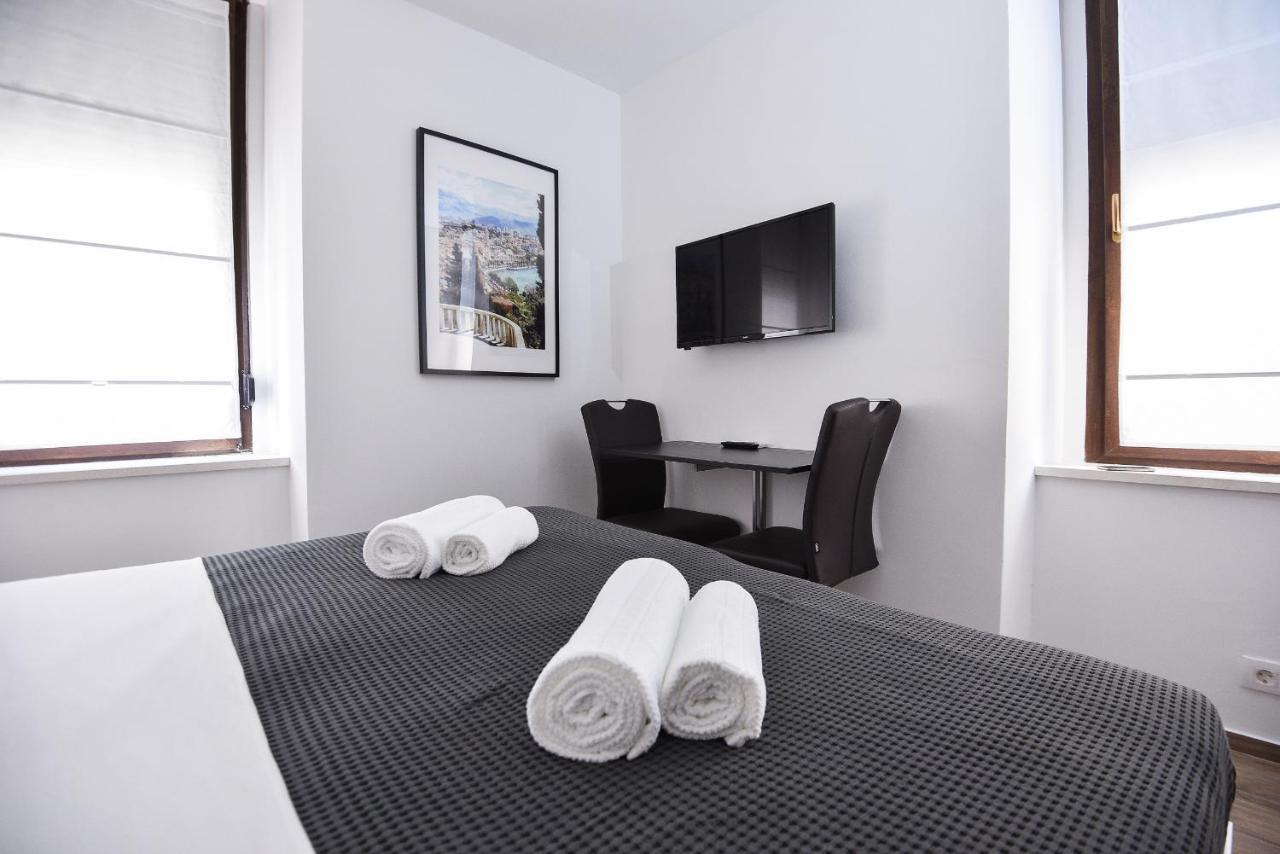 Old Town Inn بولا المظهر الخارجي الصورة