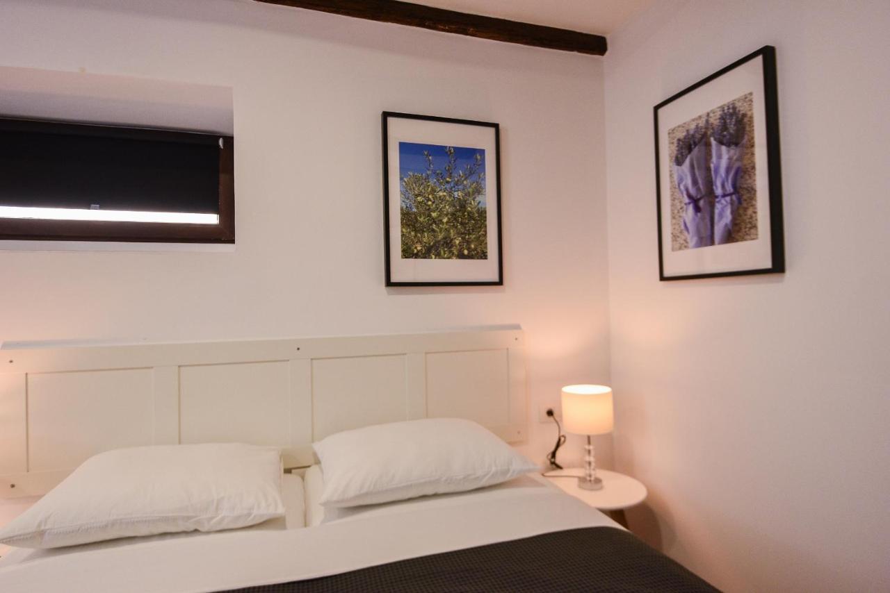 Old Town Inn بولا المظهر الخارجي الصورة